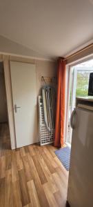 Bungalow cosy Oasis TropicNature pour 6 pers - lac - Camping 3 étoiles