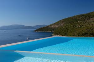 Villa Rosa -Stylish Villa with Private Sea Access
