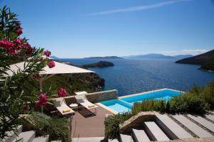 Villa Rosa -Stylish Villa with Private Sea Access