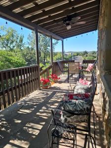 Bridge View Walk 2 Blocks to Historic Downtown