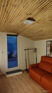 Studio indépendant entièrement équipé