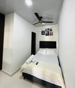 Moderno apartaestudio amoblado con parqueadero