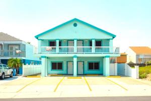 Lantana Retreat - Lovely 2BR w Pool, No Stairs