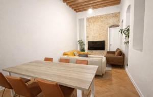 Preciosa villa con patio céntrica