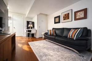 Prime Downtown Toronto - Cozy 1BR - Private Entry