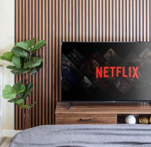 Furnished Studio in Avida Towers Riala, Cebu IT Park with Pool, Fast WiFi, Netflix and More