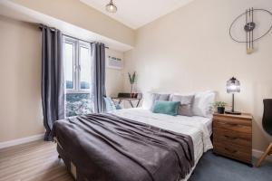 Furnished Studio in Avida Towers Riala, Cebu IT Park with Pool, Fast WiFi, Netflix and More