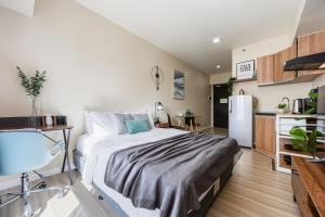 Furnished Studio in Avida Towers Riala, Cebu IT Park with Pool, Fast WiFi, Netflix and More