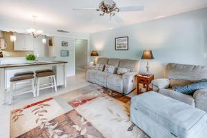 Beautifully Decorated Unit at Ocean Creek with Pools