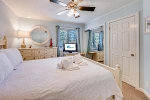 Beautifully Decorated Unit at Ocean Creek with Pools