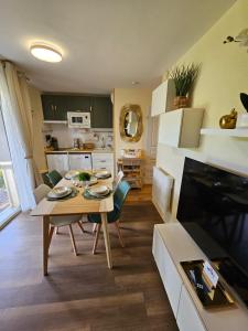Le Trésor du Lac - Casteljaloux - Lac de Clarens - Appartement - Piscine - Parking - WIFI - Accès privée Plage - Golf - Casino - Terra Aventura - So Vélo