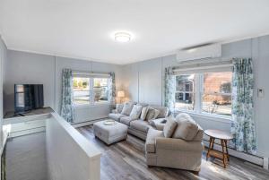 Poppys Hampton House:Large Yard,Beach,Newly Renovated