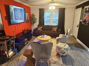 Zuri Haven - Downtown, NRG, Hobby Airport, Hot Tub, Arcade Games