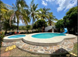 Casa de Campo con piscina y billar en Punta Chame -5 Habitaciones-