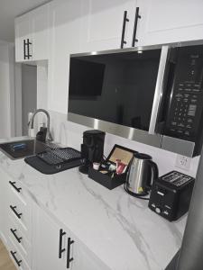 Cozy 1-Bedroom Private Basement Suite in Winnipeg with separate entrance
