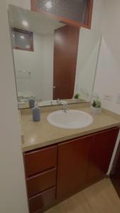 Apartmento cerca al aeropuerto y a la embajada