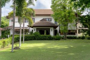THE ULTIMATE GRAND PRIVATE ESTATE FOR RENT A Rare Sanctuary of Prestige & Privacy