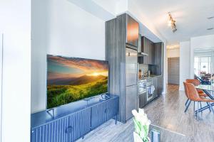 Cozy 1BR Stay with Queen - Near CN Tower