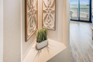 Beautifully Decorated Condo with Amzing Ocean View