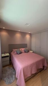 Refúgio em BC - Piscina, 2 Vagas e Praia a Pé