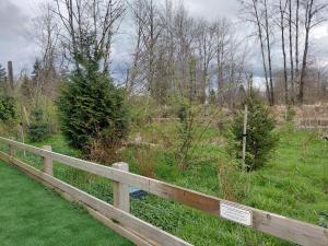 BRAND NEW LUXURY 4 Beds 4 baths Home Langley Perfect for Families and Groups