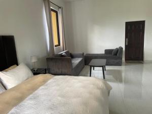 One bedroom House Near Twin Palm Mall