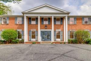 Spacious 2BR Apartment near Toledo, Sylvania & MI