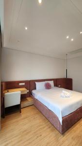 Regal Victoria Villa BT5-9 - Honey Moon