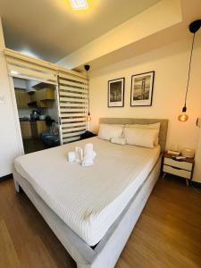 1 BR Condo Unit at The Celandine Condominium near Ayala Cloverleaf Mall
