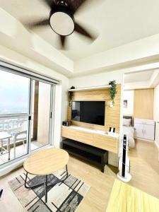 1 BR Condo Unit at The Celandine Condominium near Ayala Cloverleaf Mall