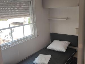 Mobil home confortable, clim - 6 pers. - API-1-52-2207