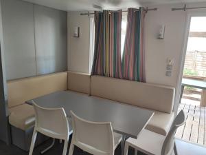 Mobil home confortable, clim - 6 pers. - API-1-52-2207