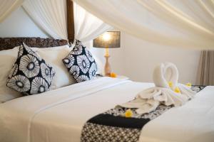 Luxury 3BR Villa with Private Infinity Pool with Ocean Views in Manggis