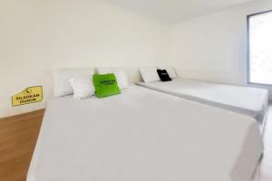 Urbanview Hotel Maulana Hills Syariah