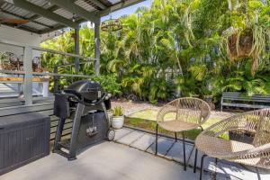 Black Duck Cottage - Coastal Heritage near Marina