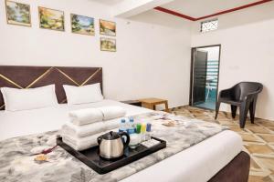Janki Je Bhawan Homestay , Ayodhya - Step away from Ram Temple