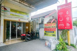 RedDoorz At Jalan Japaris Medan