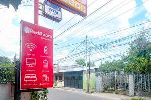 RedDoorz At Jalan Japaris Medan