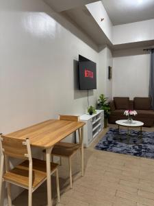 Comfy Studio at 81 Newport across NAIA Terminal 3 C2-7E