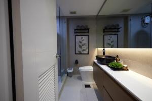 Spacious 2 BR condo unit near Pasig & BGC