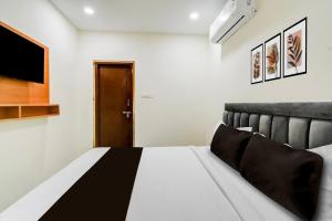 Townhouse Oak Kamineni Bus Stop