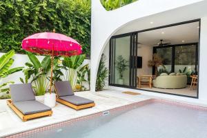 Tropical Chic Villa w Rooftop & Pool in Seminyak