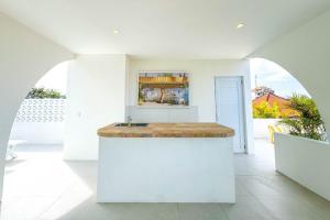 Tropical Chic Villa w Rooftop & Pool in Seminyak