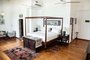 Villa Sayura by TONIK - 2BR Private Villa in Boosa - Plunge Pool, Sea View