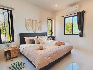 Peaceful 2 BR Sanctuary, Heart of Thong Sala, 2 King Beds