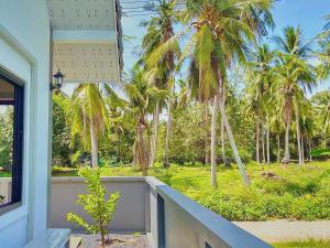 Peaceful 2 BR Sanctuary, Heart of Thong Sala, 2 King Beds
