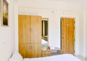 Bhagat Inn Airport Hotel