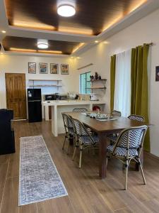 Matahom Forest House by Araw Residences