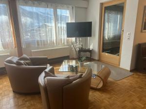 Fantastic view, cosy flat in chalet Bergfink