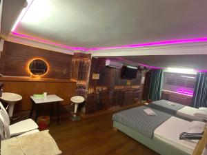 B & K Hotel - District 10